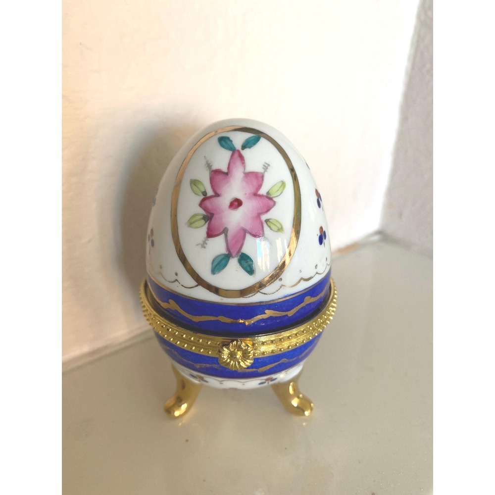 Vintage‎ Porcelain Egg Trinket Box, Hand Painted Floral Design (4x3in)